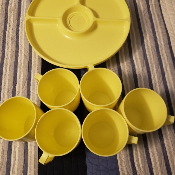 Vintage Hawkeye Picnicware - Picture 3 of 6